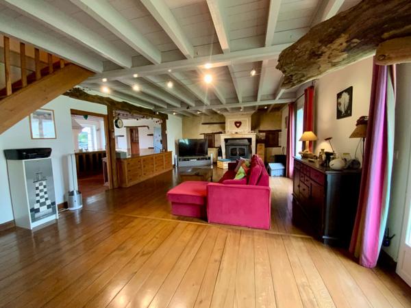 Maison avec un gîte Montendre 170m2