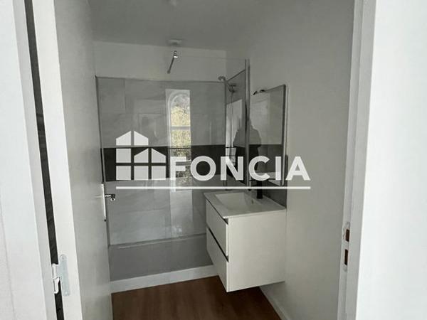 Location Appartement 4 pièces 75 m² - LIEU DIT LA CLARTE Kerlaz 29100