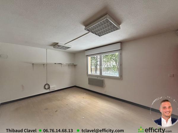 Local Commercial 2 pièces - 217 m²