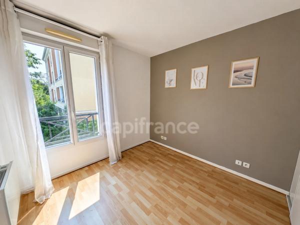 Corbeil-Essonnes – F3 lumineux avec balcon, parking et résidence arborée