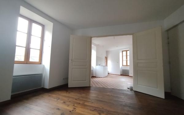 Appartement à louer    2 pièces • 49 m2 Largentière