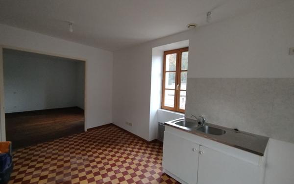 Appartement à louer    2 pièces • 49 m2 Largentière