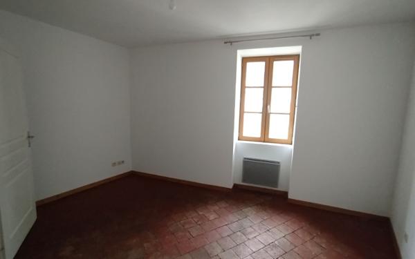 Appartement à louer    2 pièces • 49 m2 Largentière