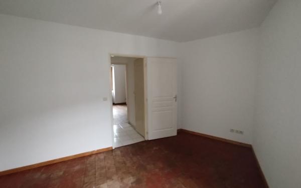 Appartement à louer    2 pièces • 49 m2 Largentière