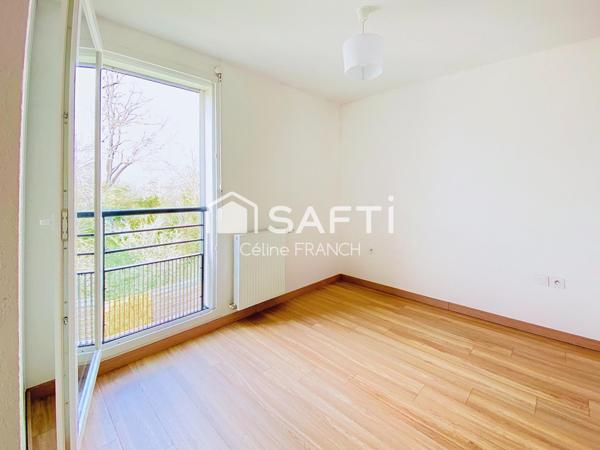 Maison fonctionnelle avec garage et jardin