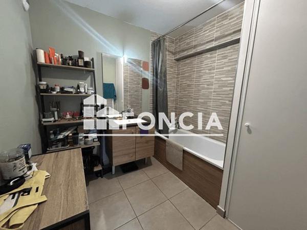 Location Appartement 3 pièces 64.59 m² - RESIDENCE LUMI?AIR, 240 RUE DU FAUBOURG DES POSTES Lille 59000