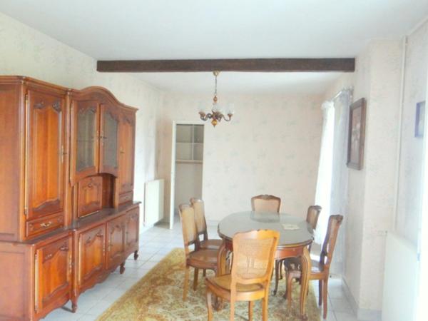 Dpt Allier (03), à vendre CHAMBLET maison 6 pièces , grenier aménageable , garage , cave ,sur 3090 m2 de terrain clos