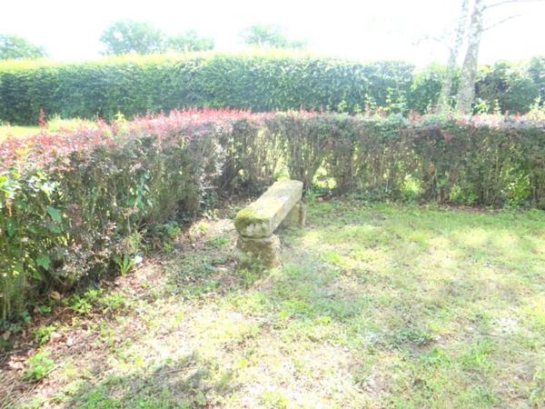 Dpt Allier (03), à vendre CHAMBLET maison 6 pièces , grenier aménageable , garage , cave ,sur 3090 m2 de terrain clos