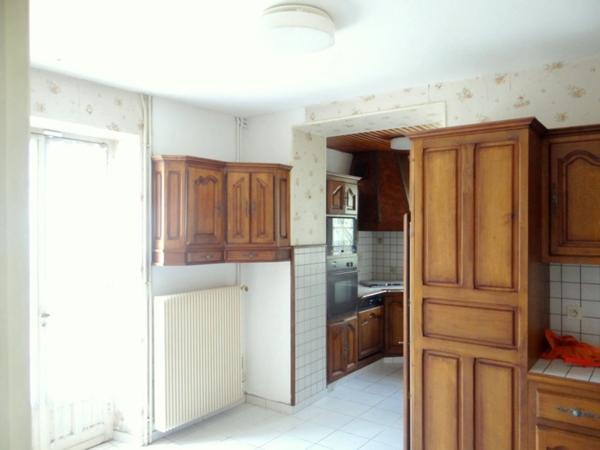 Dpt Allier (03), à vendre CHAMBLET maison 6 pièces , grenier aménageable , garage , cave ,sur 3090 m2 de terrain clos