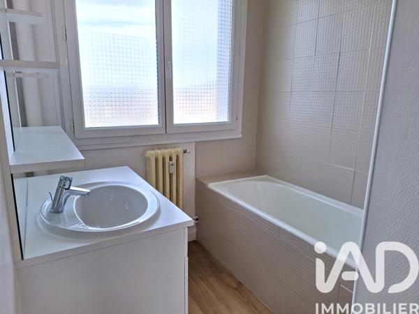 Location appartement 5 pièces 84 m² Aurillac