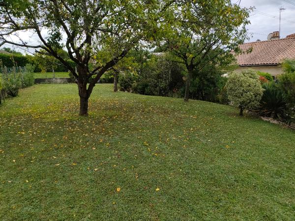 MAISON 6 PIECES -150 M² - 1100 M² DE TERRAIN AVEC PISCINE