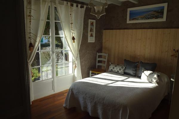 MAISON 6 PIECES -150 M² - 1100 M² DE TERRAIN AVEC PISCINE