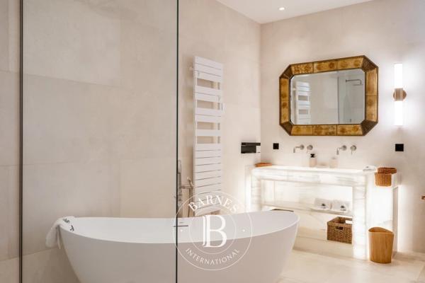 Vallauris, Villa 5 Chambres -  450 m² à vendre