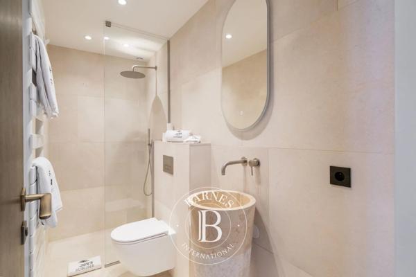 Vallauris, Villa 5 Chambres -  450 m² à vendre