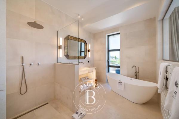 Vallauris, Villa 5 Chambres -  450 m² à vendre