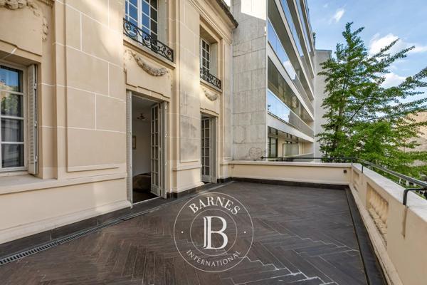 Paris 16ème, Hôtel particulier 6 Chambres -  437 m² à vendre