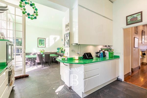Paris 16ème, Hôtel particulier 6 Chambres -  437 m² à vendre