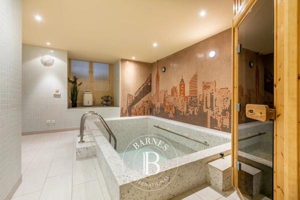 Paris 16ème, Hôtel particulier 6 Chambres -  437 m² à vendre