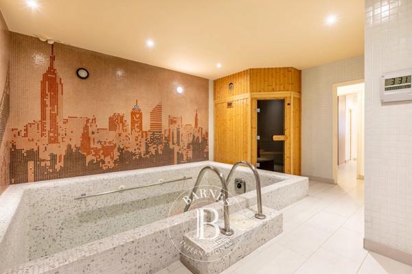 Paris 16ème, Hôtel particulier 6 Chambres -  437 m² à vendre