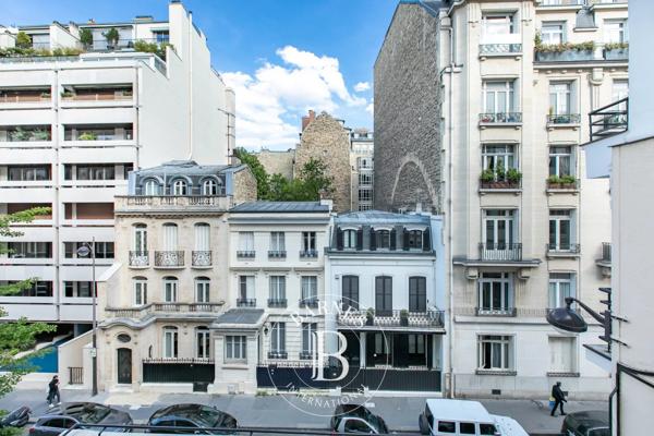 Paris 16ème, Hôtel particulier 6 Chambres -  437 m² à vendre