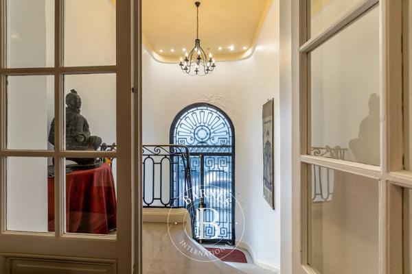 Paris 16ème, Hôtel particulier 6 Chambres -  437 m² à vendre