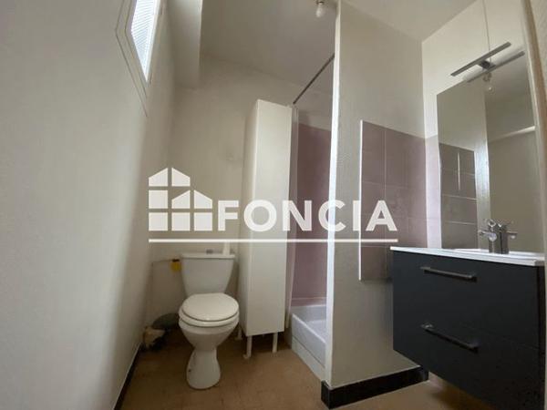 Location Appartement 2 pièces 36.85 m² - 12 PLACE FOCH Gien 45500