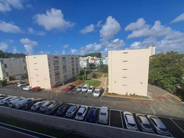 Bel appartement type T4 à DUGAZON