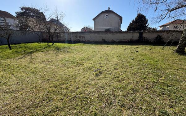 Terrain à vendre    Pont-de-Chéruy