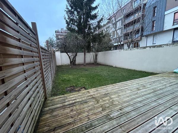 Location appartement 3 pièces 65 m² Courbevoie