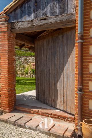 Garganvillar (82100) Maison de Maître avec Cour et Gîte au Coeur de la Lomagne