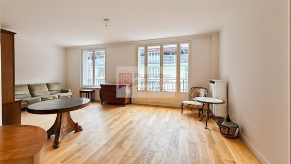 Excellent état  4 pièces  traversant  2 balcons  97 m2  Versailles