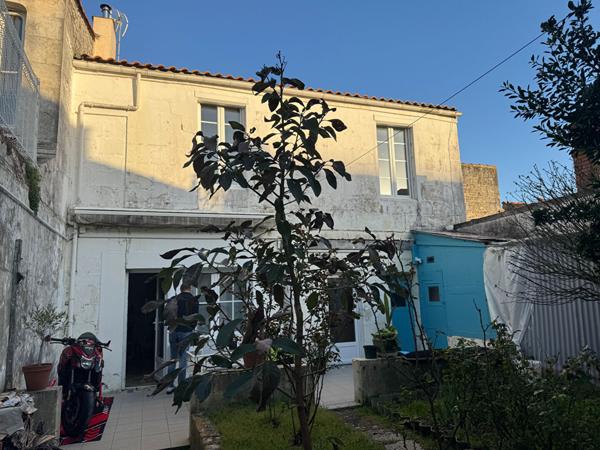 En Centre-Ville de Rochefort - Maison 70m² 3 pièces avec jardinet