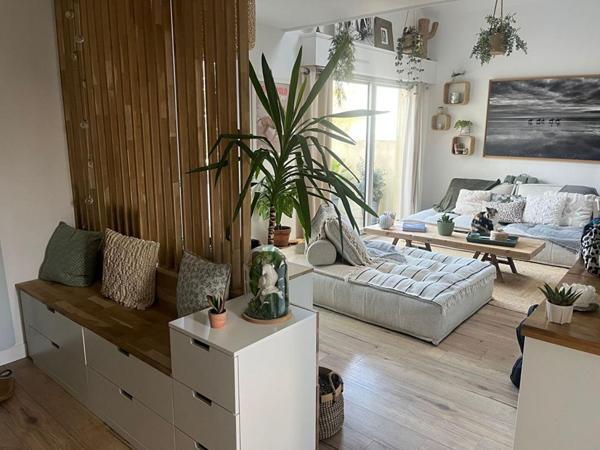 LE POULIGUEN - GRAND T2 EN DUPLEX DE 67m2 PROCHE CENTRE - STATIONNEMENT - CAVE