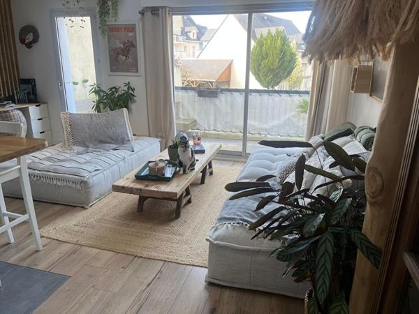 LE POULIGUEN - GRAND T2 EN DUPLEX DE 67m2 PROCHE CENTRE - STATIONNEMENT - CAVE