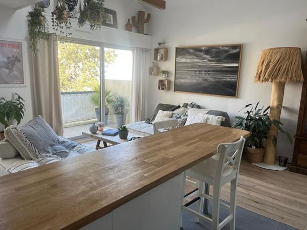 LE POULIGUEN - GRAND T2 EN DUPLEX DE 67m2 PROCHE CENTRE - STATIONNEMENT - CAVE