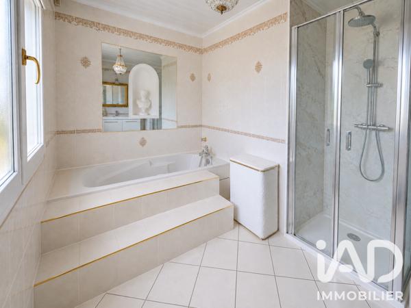 Maison à vendre 5 pièces 140 m² Saint-Pierre-en-Faucigny