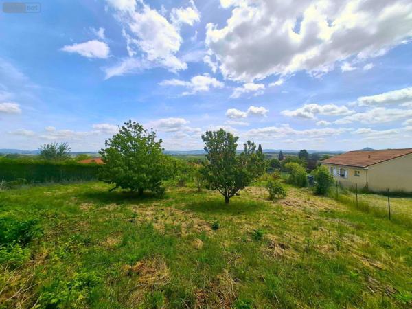 Terrain à Batir à vendre à Aulhat-Saint-Privat dans le Puy-de-Dôme (63500), ref : 2025-45-2025159