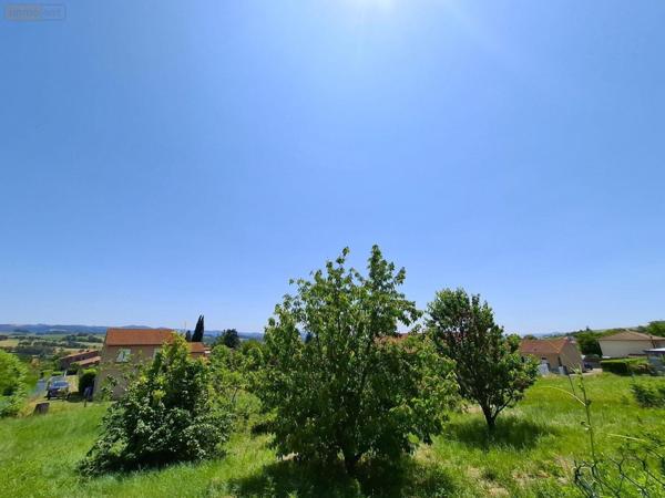 Terrain à Batir à vendre à Aulhat-Saint-Privat dans le Puy-de-Dôme (63500), ref : 2025-45-2025159