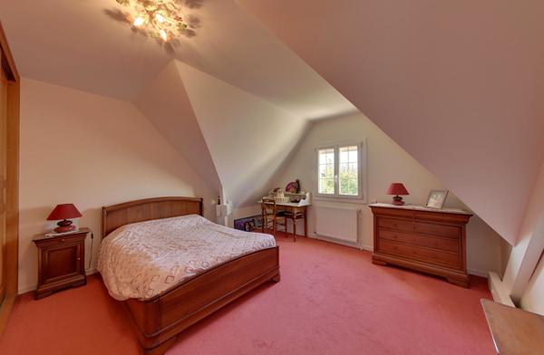 Maison individuelle 153 m² 7 pièces + s/sol total de 81 m² DPE - C