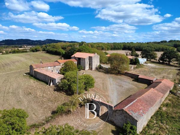 Les Herbiers, Château 5 Chambres -  500 m² à vendre