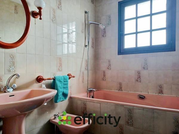 Maison
         5 pièces
        - 90 m² 185 000 € *