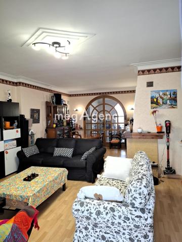 Maison à AUREILHAN, 65800 - 7 pièces 220m²