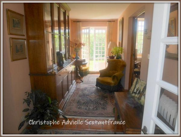 3 maisons en pierres, chartreuse, colombier et périgourdine, chai, dépendances, piscine sur 3 Ha