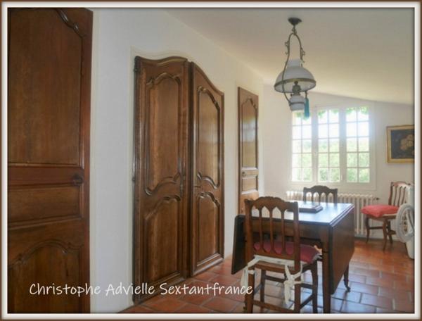 3 maisons en pierres, chartreuse, colombier et périgourdine, chai, dépendances, piscine sur 3 Ha