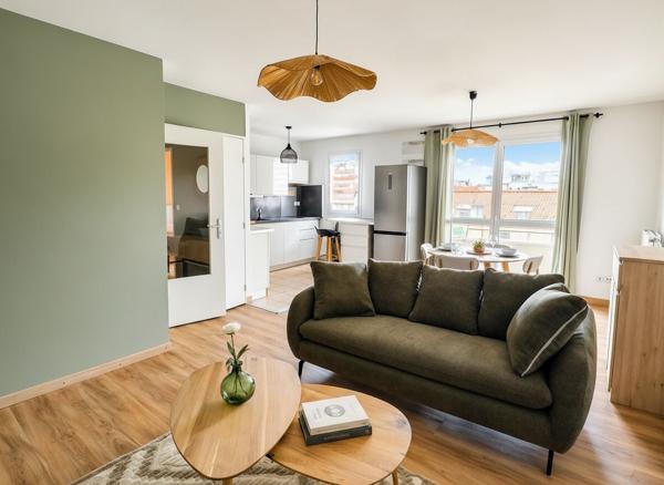 Appartement Clermont Ferrand 2 pièces 50m², balcon et stationnement