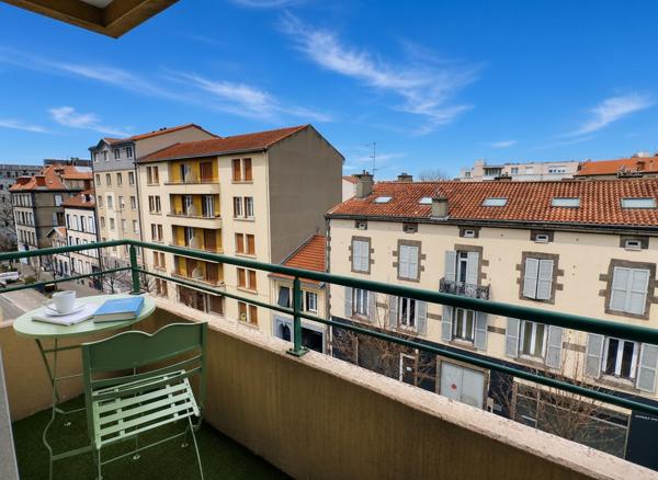 Appartement Clermont Ferrand 2 pièces 50m², balcon et stationnement