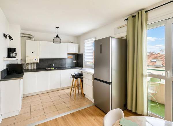 Appartement Clermont Ferrand 2 pièces 50m², balcon et stationnement