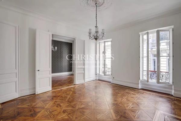 Jardin Public – Élégant appartement de 126 m² avec patio
