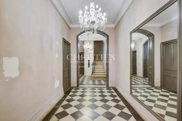 Jardin Public – Élégant appartement de 126 m² avec patio