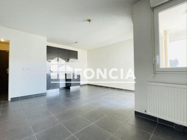 Location Studio 32.2 m² - AVENUE DEVALUY Toulon 83100